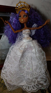 Monster High Werewolf in Cute Wedding Dress