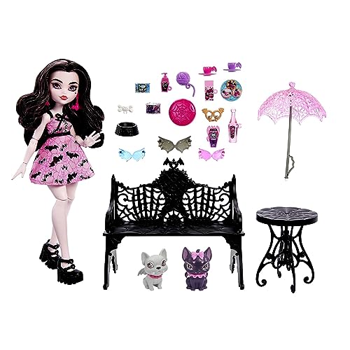 Mattel Monster High® Draculaura® Bite in The Park™ Doll and Playset, Medium