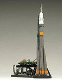 Good Smile Soyuz Rocket & Transport Train 1: 150 Scale Plastic Model Kit