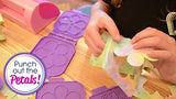 PlayMonster Fantastic Flowers -- Classic Paper Flower Kit for Making Custom Paper Bouquets -- for Ages 6+