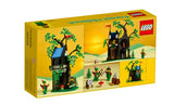 LEGO 40567 Forestmen Forest Hideout Building Set，Collectible Display Set（258 Pieces）