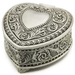 Wingostore Emboss Alloy Metal Music Box Wind Up and Golden Movement Music Box for Christmas/Birthday/Valentine's Day (Heart Shaped, Song:You are My Sunshine)