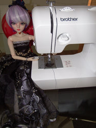 artsy sister,bjd doll,sewing machine